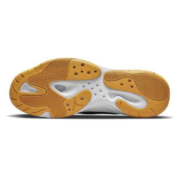 Jordan 11 CMFT Low на цена 249.00 лв.