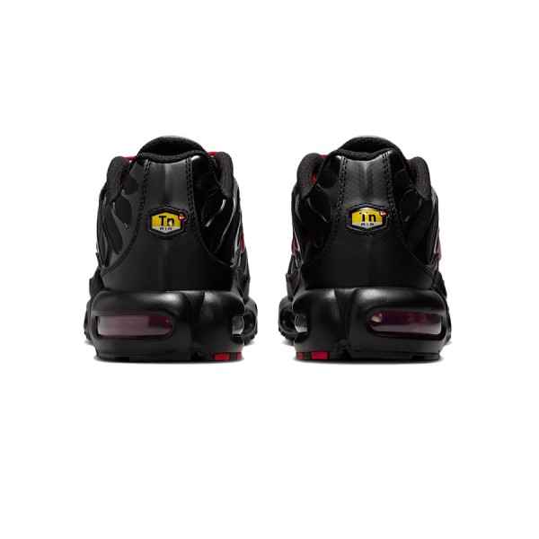 Nike Air Max Plus Tuned Air Black Red Nike Air Max Plus Tuned Air Black Red на цена 389.00 лв. (198.90€)