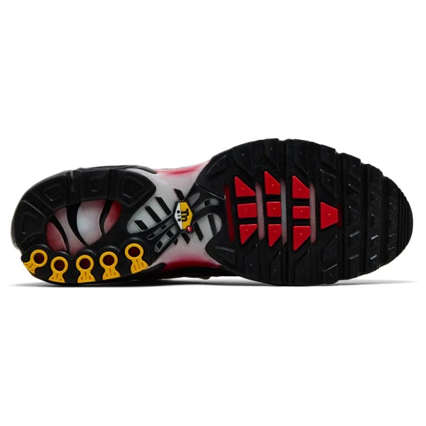 Nike Air Max Plus Black Red Nike Air Max Plus Black Red на цена 189.00 € (369.65 лв.)